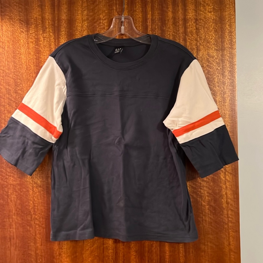 Women’s top, no stains or tears, smoke free home